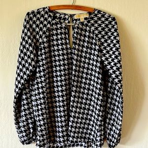 Michael Kors top with tooth hound pattern.